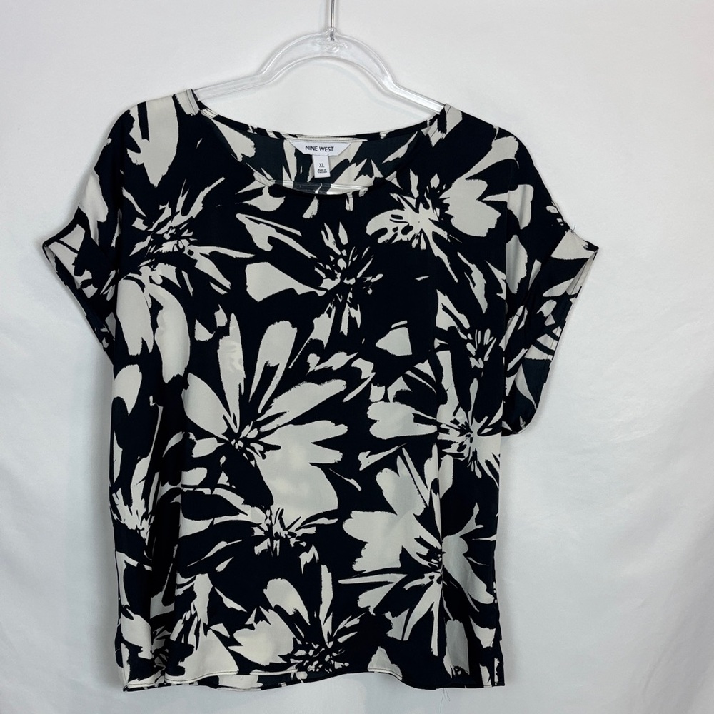 Nine West Floral Blouse. Size XL